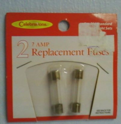 Picture of 1-1/4 x 1/4 7A Fuse