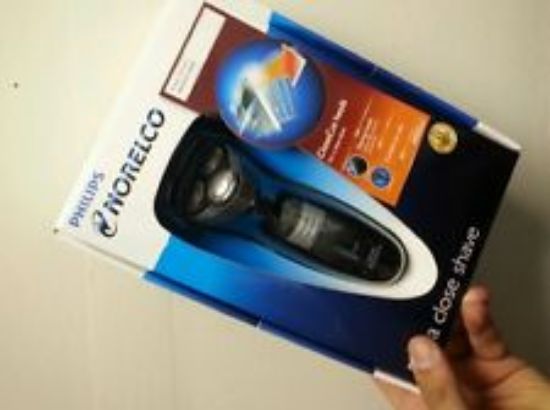 Picture of Phililps Norelco Electric-Razor